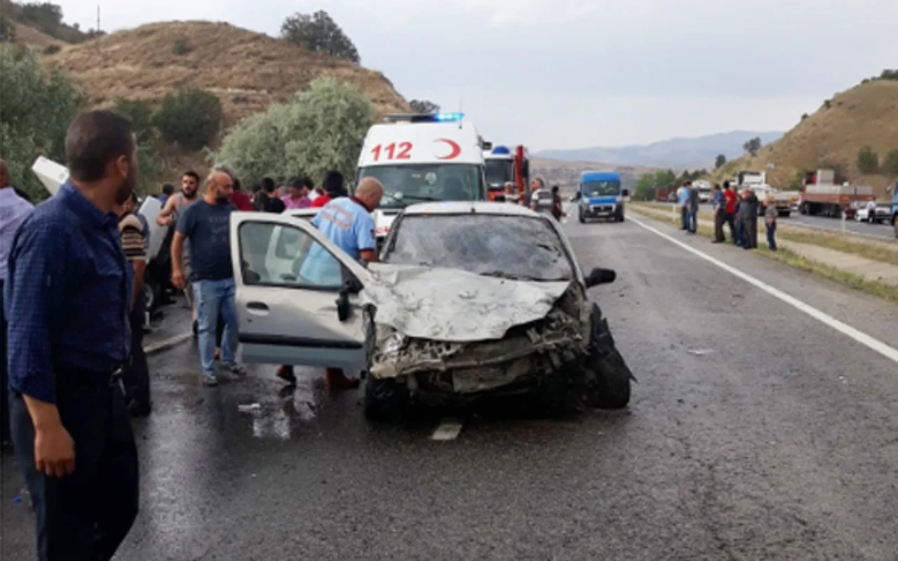 Kizilcahamam Ilcesi Hastane Kavsaginda Trafik Kazasi Meydana Geldi Haberler 3 Sayfa