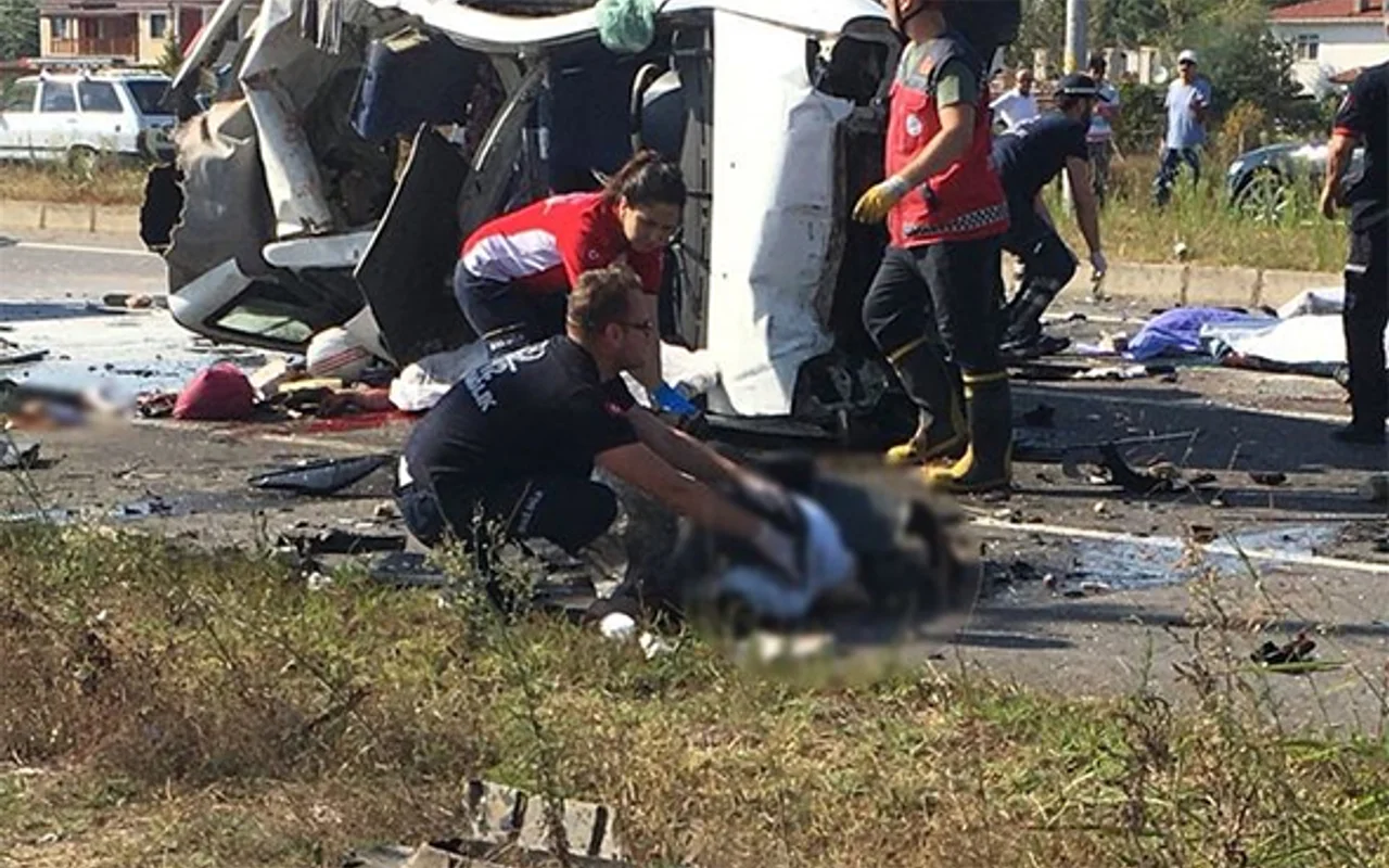 Sakarya Da Katliam Gibi Kaza Cok Sayida Olu Var Internet Haber