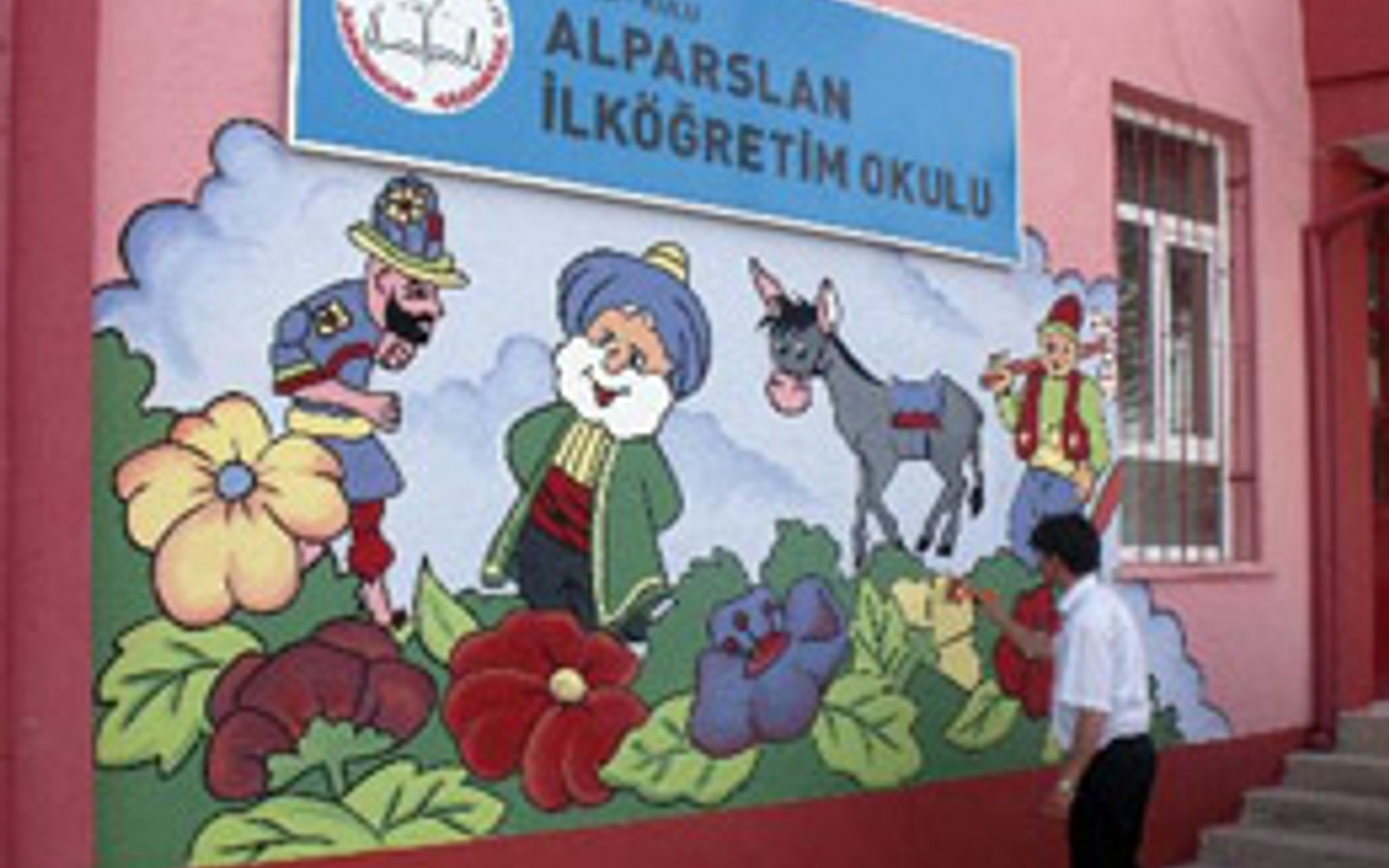 Okul duvarları artık daha neşeli Haber Okul duvarları artık daha neşeli Haber