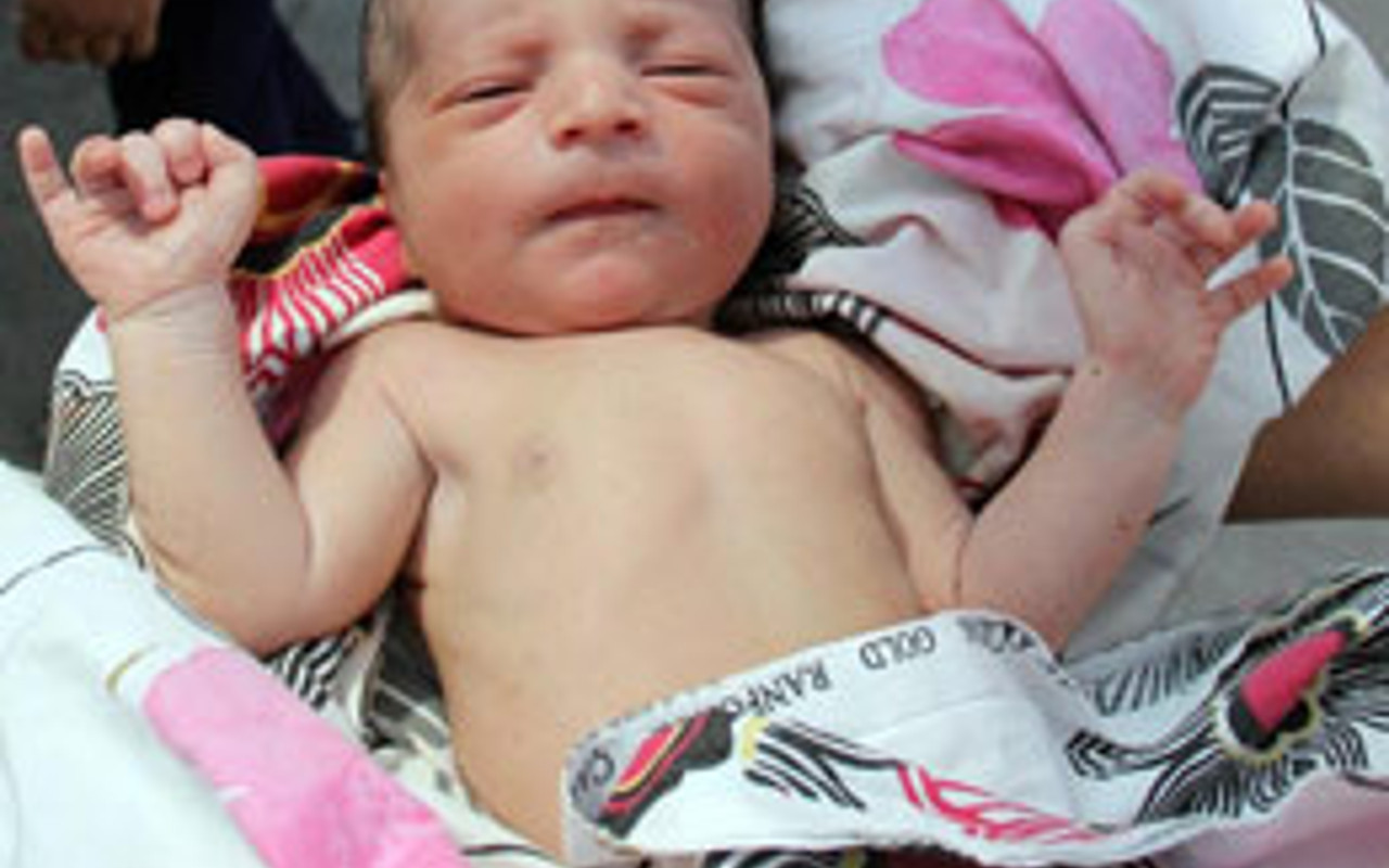 Adana�da çöpe atılmış bir bebek bulundu Haber