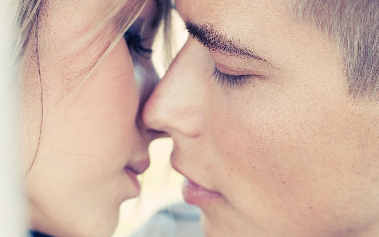 Sevgiliyi şehvetli öpmek orucu bozar mı ne diyor