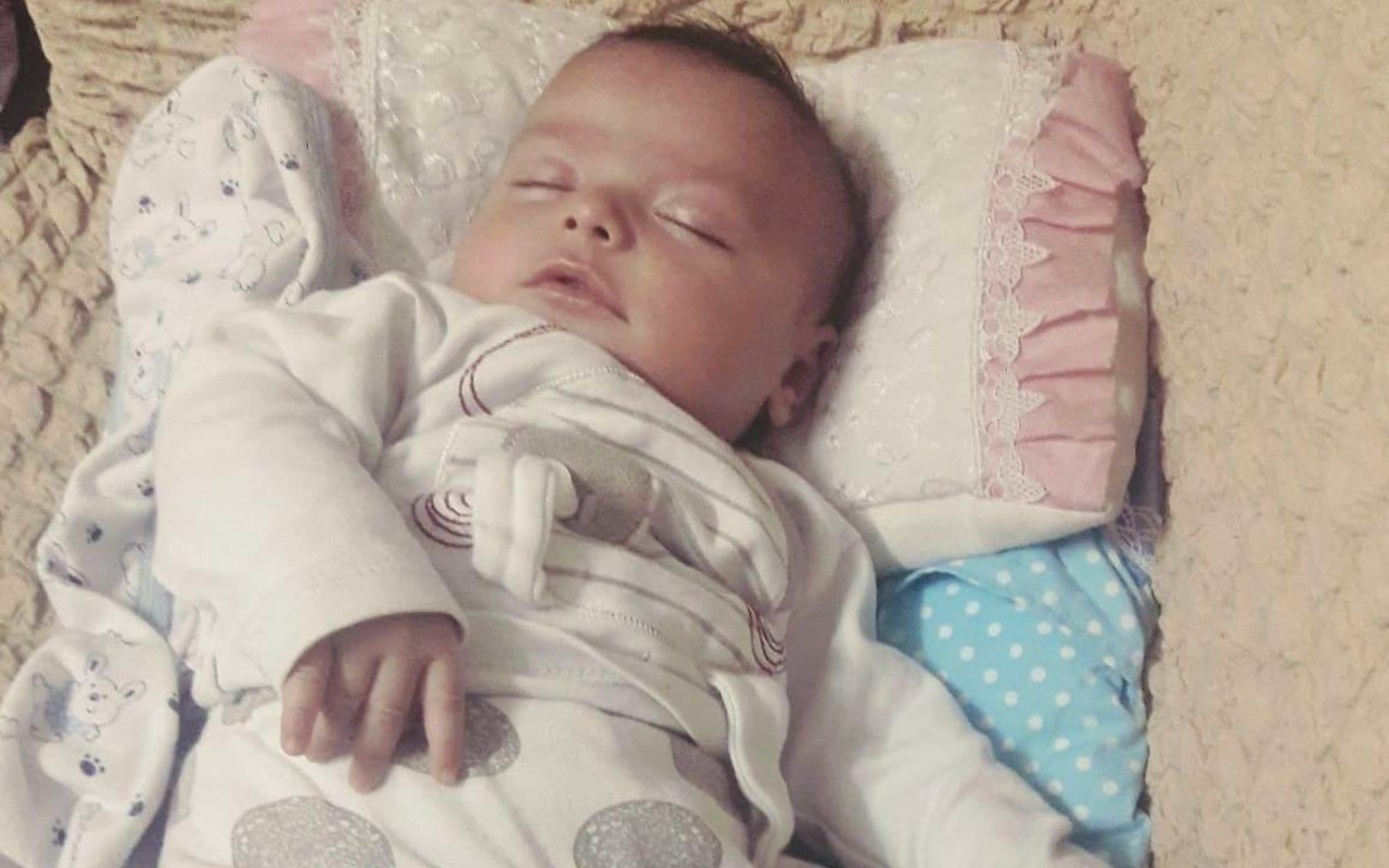 Gaziantep�te 2 aylık bebek süt içerken hayatını kaybetti