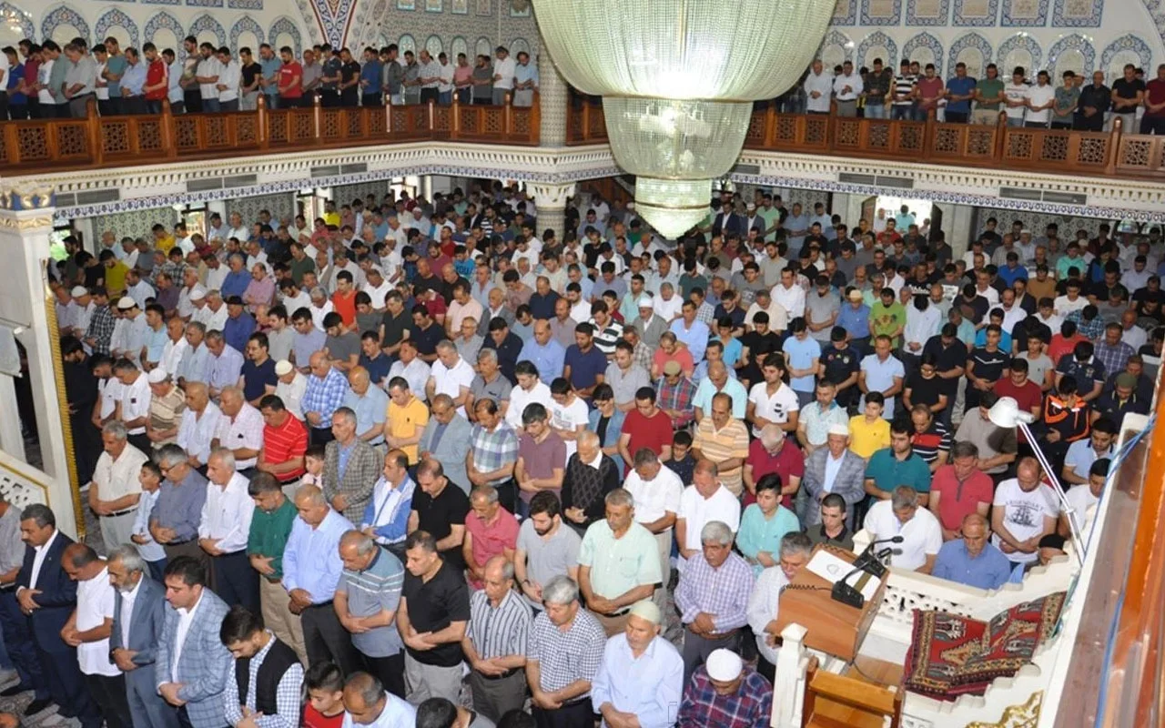 Cuma Namazi Kac Rekat Cuma Namazi Nasil Kilinir Internet Haber