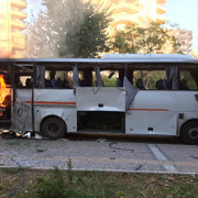Mersin'de polis aracına saldırı: Olay yerinden görüntüler!