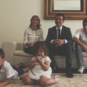 Kimdir bu Ekrem İmamoğlu AK Partililer bile sevinecekmiş eşi ve çocukları