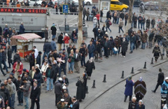 Milli Piyango yılbaşı ikramiyesi sıraya dizdi