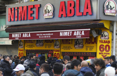 Herkes ondan milli piyango bileti alıyor kimdir bu Nimet Abla
