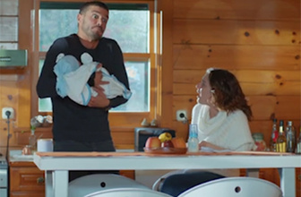 İlişki Durumu Karışık 20. bölüm - Ayşegül ile Can'ın bebek bakımı ile imtihanı