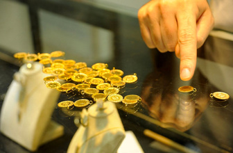 Altın fiyatları tepetaklak! Çeyrek altın kaç lira oldu
