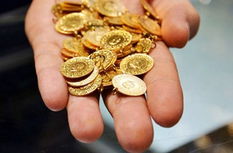 Altın fiyatlarını gören kuyumcuya koşuyor (Çeyrek kaç lira?)