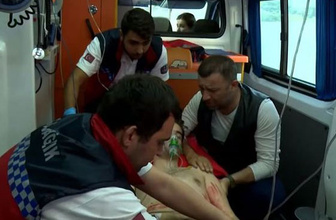 Arka Sokaklar 482. bölüm fragmanı Tunç ölecek mi? Mesut komiser yıkıldı