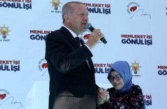 Cumhurbaşkanı Erdoğan, kendisine mektup yazan Şevval'le sahnede buluştu