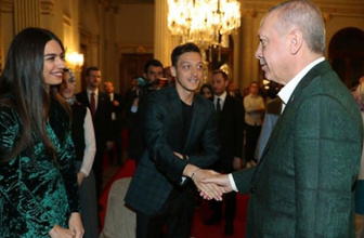 Erdoğan'ın Dolmabahçe'deki iftar yemeğinde Mesut Özil sürprizi!