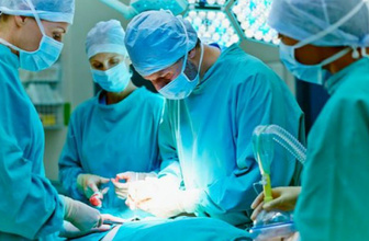 İnanılmaz olay! Kalp ameliyatı sırasında iç organları alev aldı