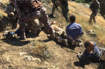 Teröristlerin yakalanma anına ait yeni fotoğraflar çıktı