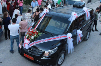 Tunceli Valisinin makam arabası gelin arabası oldu
