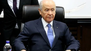 Bahceli Yi Anlatan Ilk Ingilizce Kitap Yayimlandi Internet Haber
