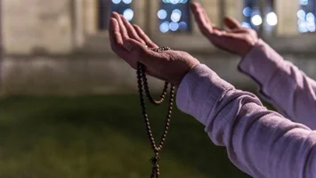 Hacet Namazi Nasil Kilinir 4 Rekatlik Hacet Namazi Kilinisi Internet Haber
