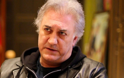 unlu yildiz cekinmeden gosterdi koltuk
