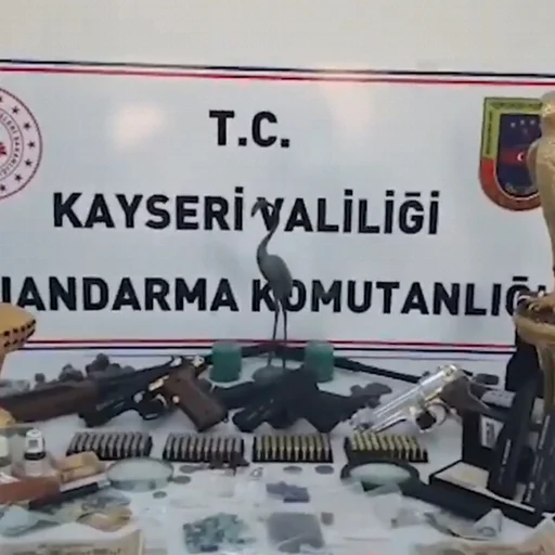 Kayseri De Elmas Islemeli Altin Kaplama 2 Heykel Ele Gecirildi Internet Haber