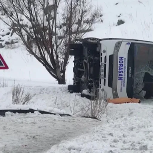 Erzurum Da Halk Otobusu Devrildi 1 Kisi Oldu Internet Haber