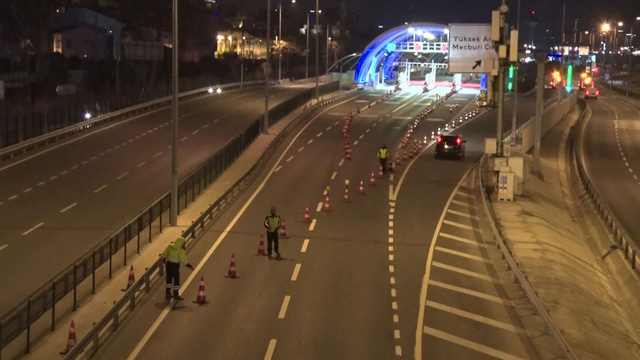 İstanbul'daki Cumhur İttifakı mitingiyle yollar trafiğe kapatıldı