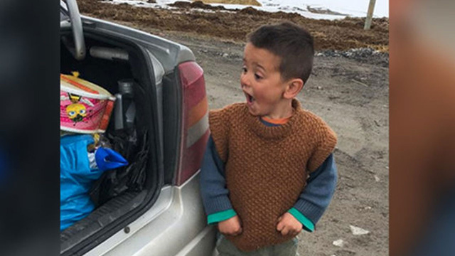 Oyuncak itfaiye aracıyla dünyalar onun oldu