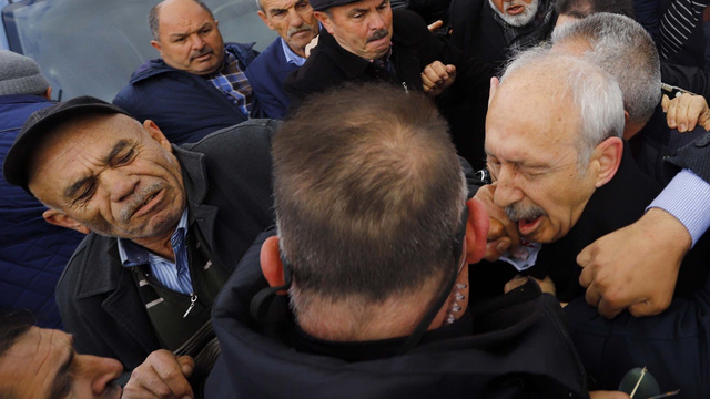 Kılıçdaroğlu'nu yumruklayan Sarıgün karakolda tutuluyor
