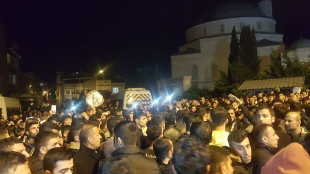 Küçükçekmece'deki protestoya polis müdahalesi