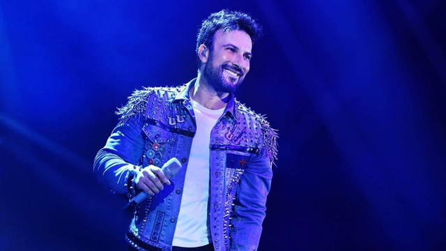 Tarkan 1999 yılında çektirdiği fotoğrafı hayranlarını şok etti
