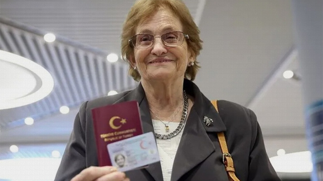 69 yıldır vatan hasreti çeken Raşel Kazes Türkiye'de