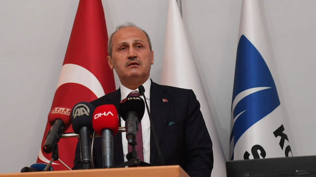 Ulaştırma Bakanı Cahit Turhan'dan YHT müjdesi