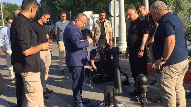Siirt Valiliğinin önüne bırakılan bidon paniğe neden oldu