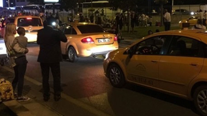 Havalimanı saldırısında taksiciler iddiası yargıda!