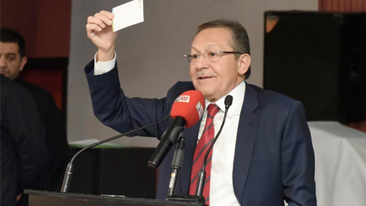 Erdoğan'ın istifasını istediği Ahmet Edip Uğur'dan flaş karar!