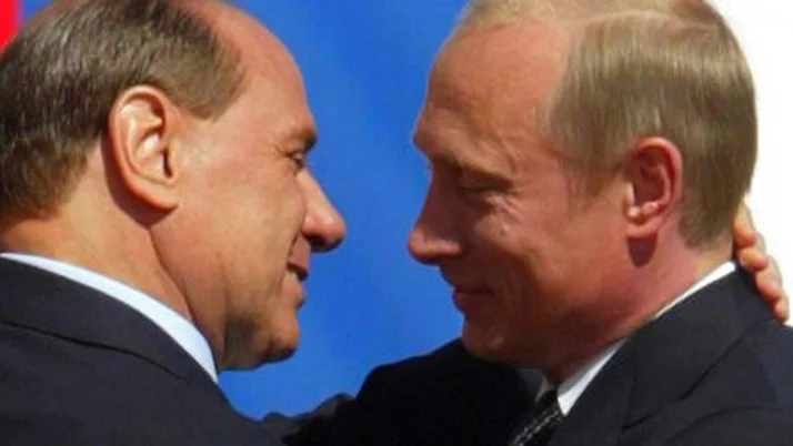 "Служили два товарища, ага!" "Служили два товарища, ага!"