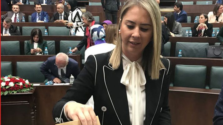 AK Parti grup yönetimi belli oldu! Meclis tarihinde bir ilk yaşandı!
