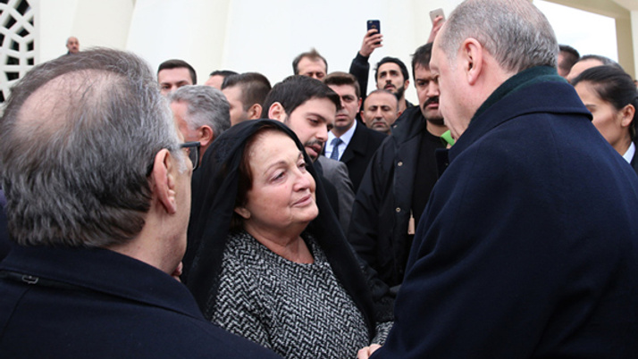 Yavuz Yılmaz'ın cenazesi Mesut Yılmaz ve Berna Yılmaz perişan