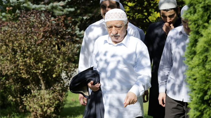 Fethullah Gülen : Vebalim büyük! Ben ettim sen etme"