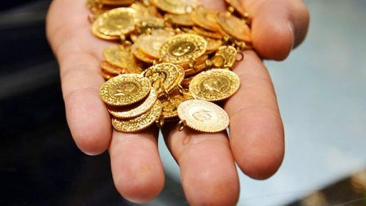 Altın fiyatlarını gören kuyumcuya koşuyor (Çeyrek kaç lira?)