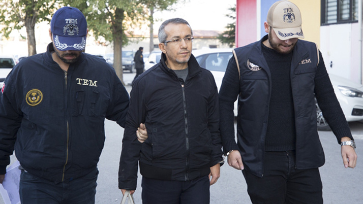 Eski savcı Ferhat Sarıkaya mahkemeye sevk edildi