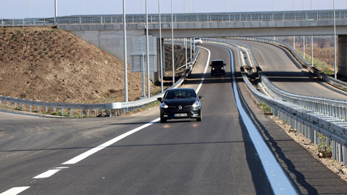 İzmir İstanbul arasını 3.5 saate iniyor! O etap bugün açıldı