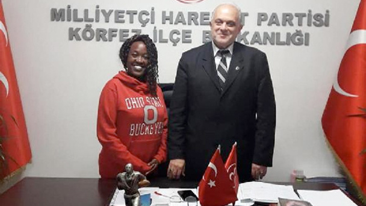 Etiyopya asıllı öğretmenden, MHP'ye üyelik başvurusu