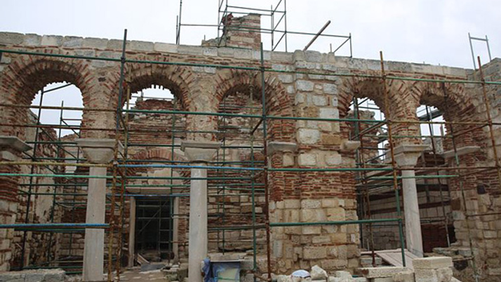 Tarihi caminin restorasyonu devam ediyor