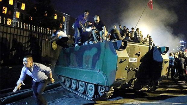 Dr. Kalelioğlu 15 Temmuz ve FETÖ'yü yazdı