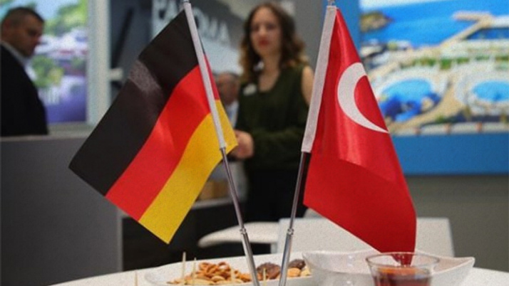 Almanya'dan skandal karar! Bakan Çavuşoğlu'na...