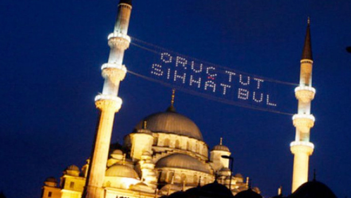 Eski siyasetçiden şok öneri: Ramazan ayını Aralık'a sabitleyelim!