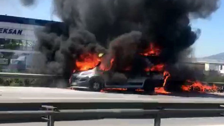 TEM'de korkutan yangın! Trafik uzun süre felç oldu