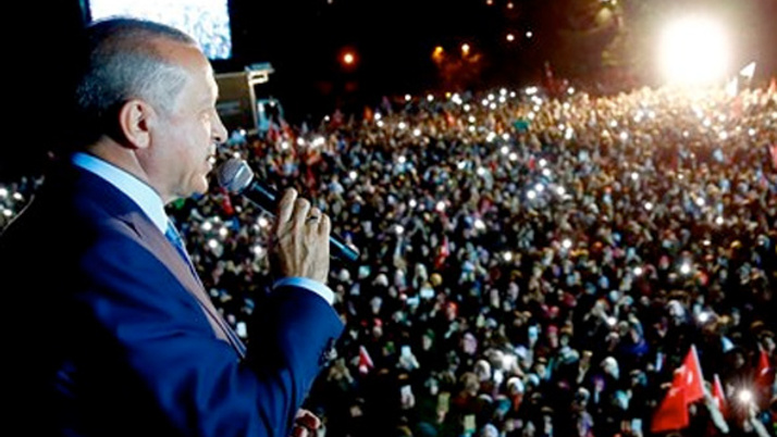 Erdoğan'ın konuşması sırasında talihsiz kaza