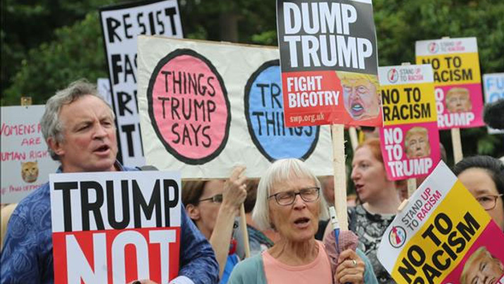 Trump Londra'da protestoyla karşılandı